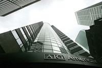 AIG “ăn cháo đá bát”?